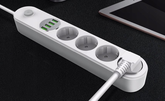 Przedłużacz, listwa zasilająca na 4 gniazda i 4x USB